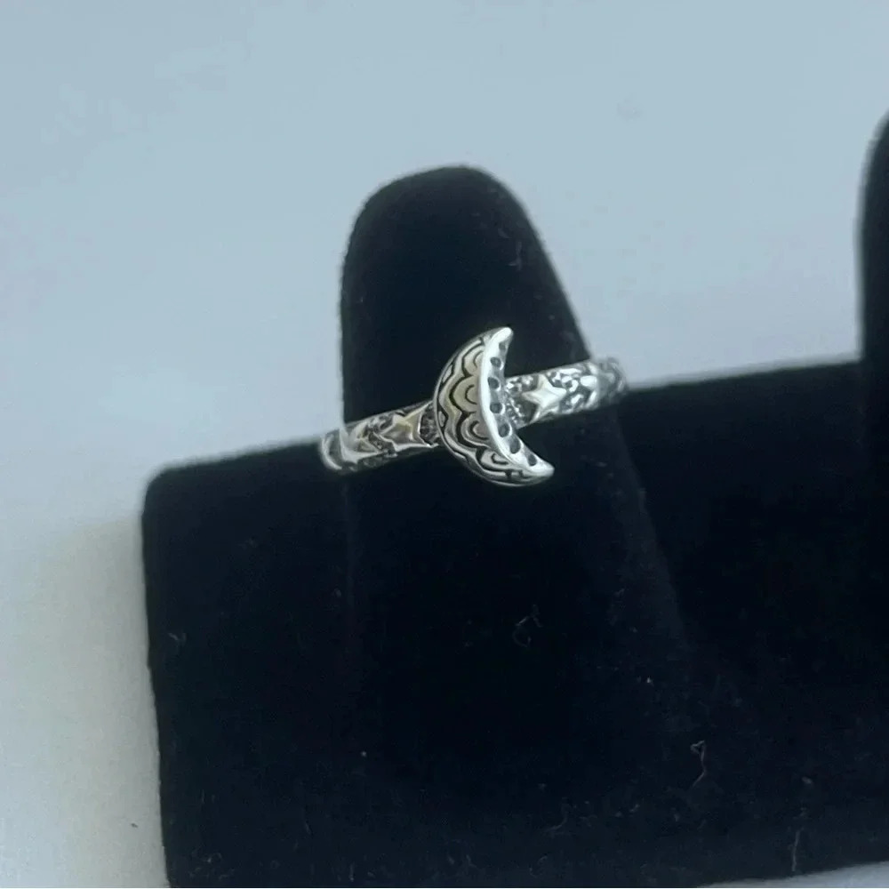 925 Sterling Silver Oxidized Moon and Star Ring - Picture 3 of 9